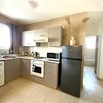 2 Apts, Fast Wi-fi, 5 Min Walk To Apartament