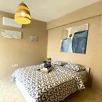 2 Apts, Fast Wi-fi, 5 Min Walk To Larnaca