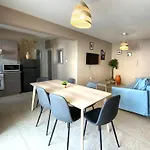 Apartmán 2 Apts, Fast Wi-fi, 5 Min Walk To Larnaca
