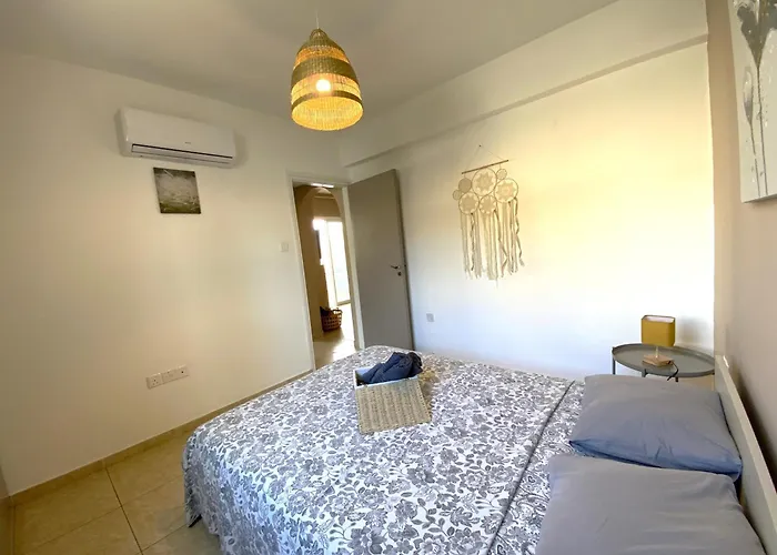 Apartament 2 Apts, Fast Wi-fi, 5 Min Walk To