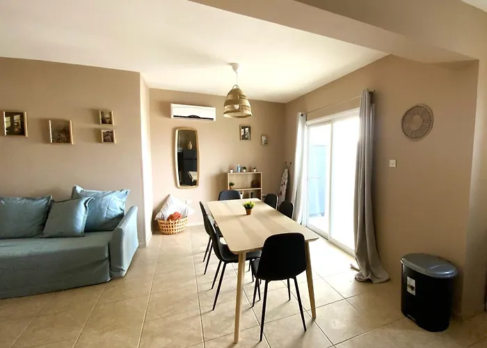 2 Apts, Fast Wi-fi, 5 Min Walk To Apartament