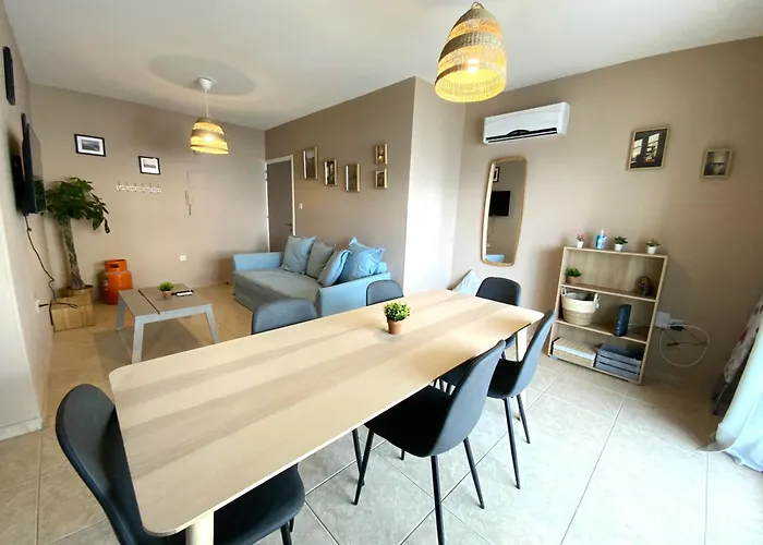Apartament 2 Apts, Fast Wi-fi, 5 Min Walk To Larnaca