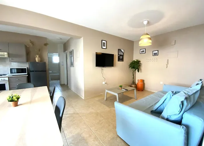 Apartament 2 Apts, Fast Wi-fi, 5 Min Walk To