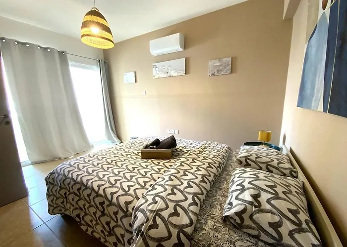 Apartament 2 Apts, Fast Wi-fi, 5 Min Walk To *