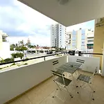 Lejlighed 2 Apts, Fast Wi-fi, 5 Min Walk To *