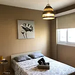 2 Apts, Fast Wi-fi, 5 Min Walk To * Larnaca