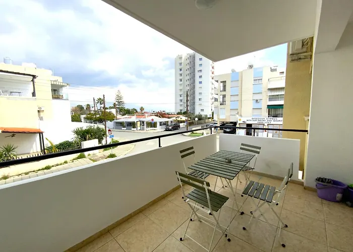 Διαμέρισμα 2 Apts, Fast Wi-fi, 5 Min Walk To *