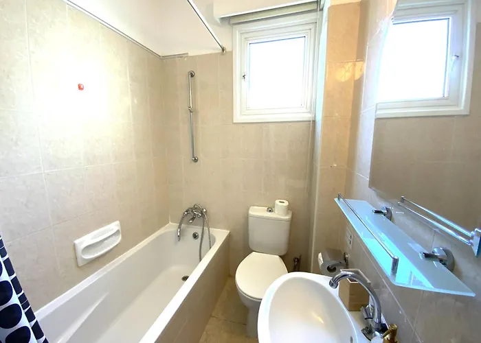 Apartment 2 Apts, Fast Wi-fi, 5 Min Walk To *