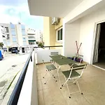 2 Apts, Fast Wi-fi, 5 Min Walk To * لارنكا