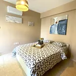 شقة 2 Apts, Fast Wi-fi, 5 Min Walk To