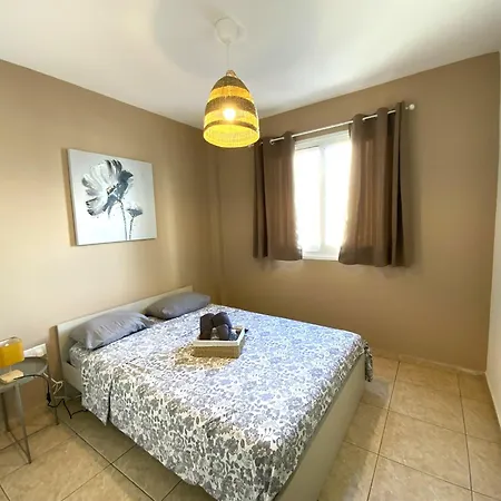 Appartement 2 Combined Apts, Fast Wi-fi, 5 Min Walk To